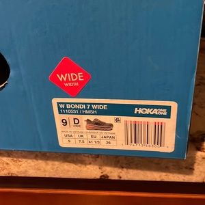 Hoka Bondi 7 Ladies Size 9 Wide width (9D).  Color- Harbor Mist Sharkskin.